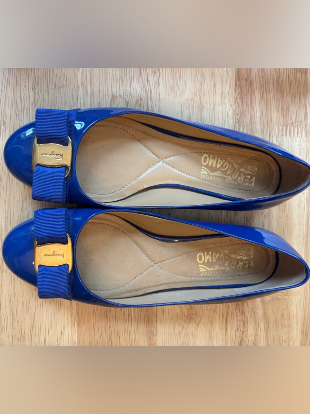 Salvatore Ferragamo Royal Blue Patent Vara Bow Flats sz 6.5